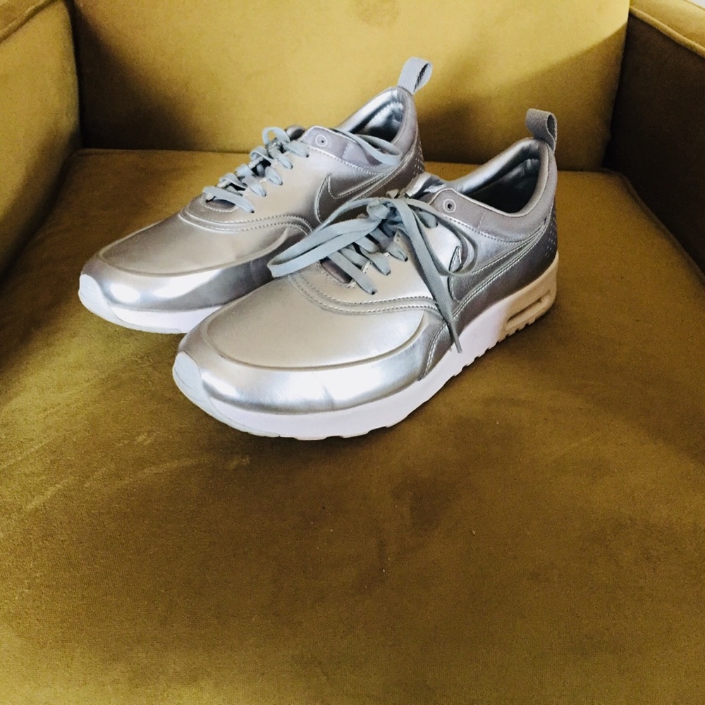 Nike Air Max Thea Metallic Silver women’s sneakers